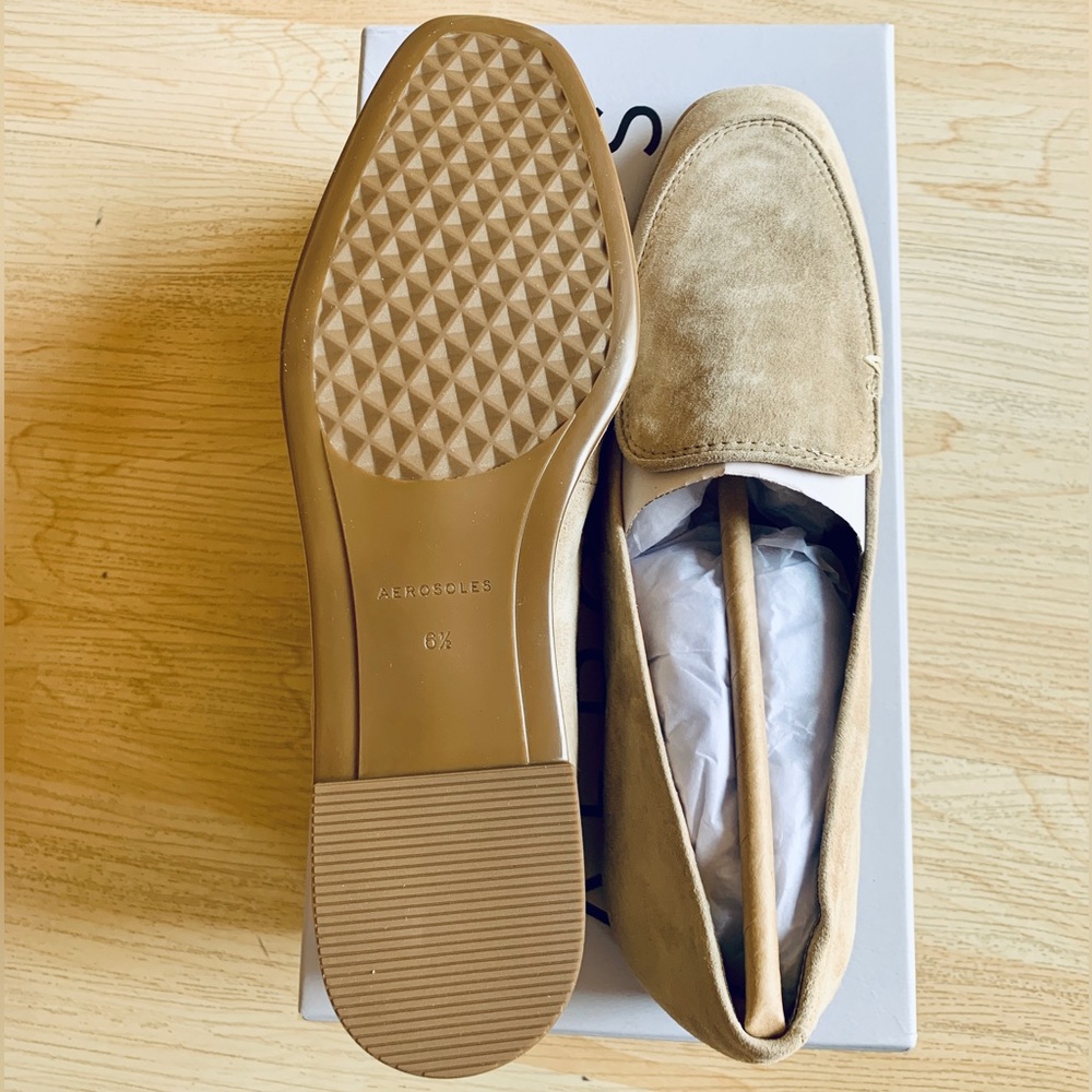 Old $ Aesthetic - Aerosoles Suede Loafers